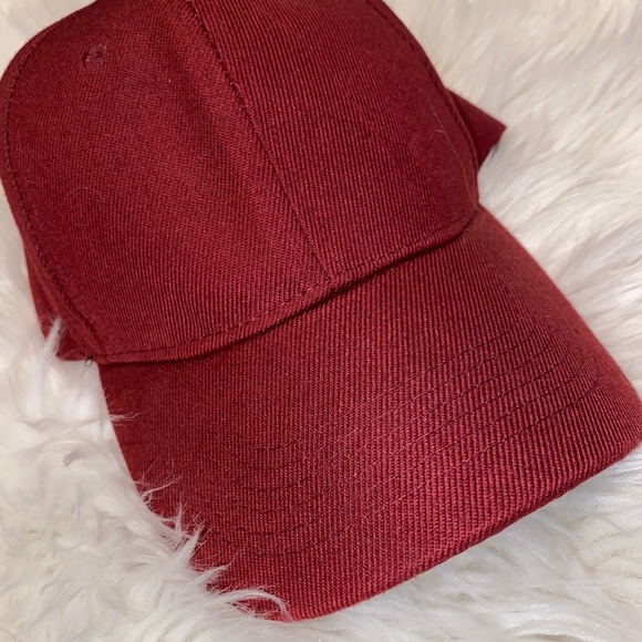 Maroon baseball cap - Picture 2 of 6